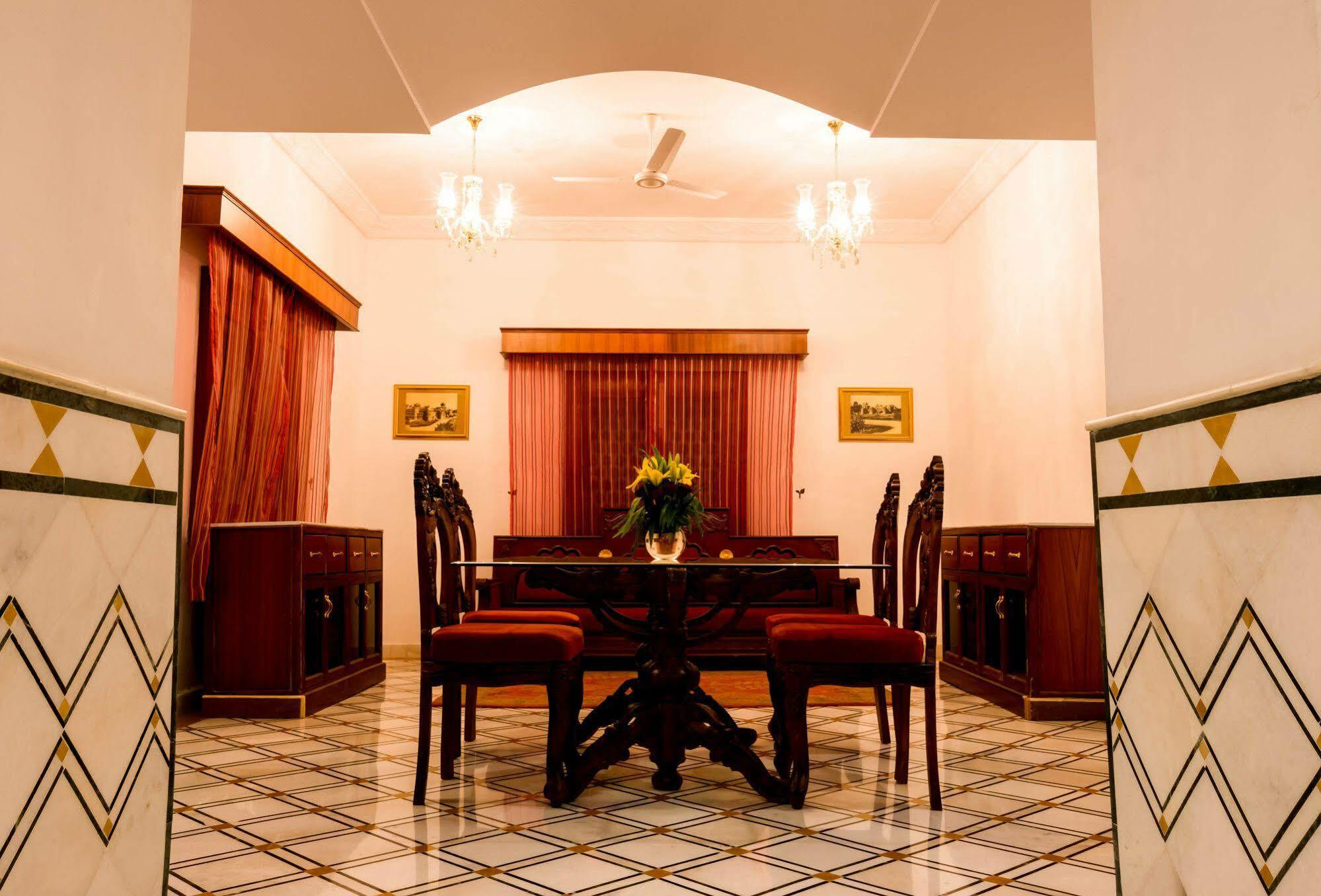 Hotel Pratap Mahal Pushkar Ihcl Seleqtion Exteriér fotografie